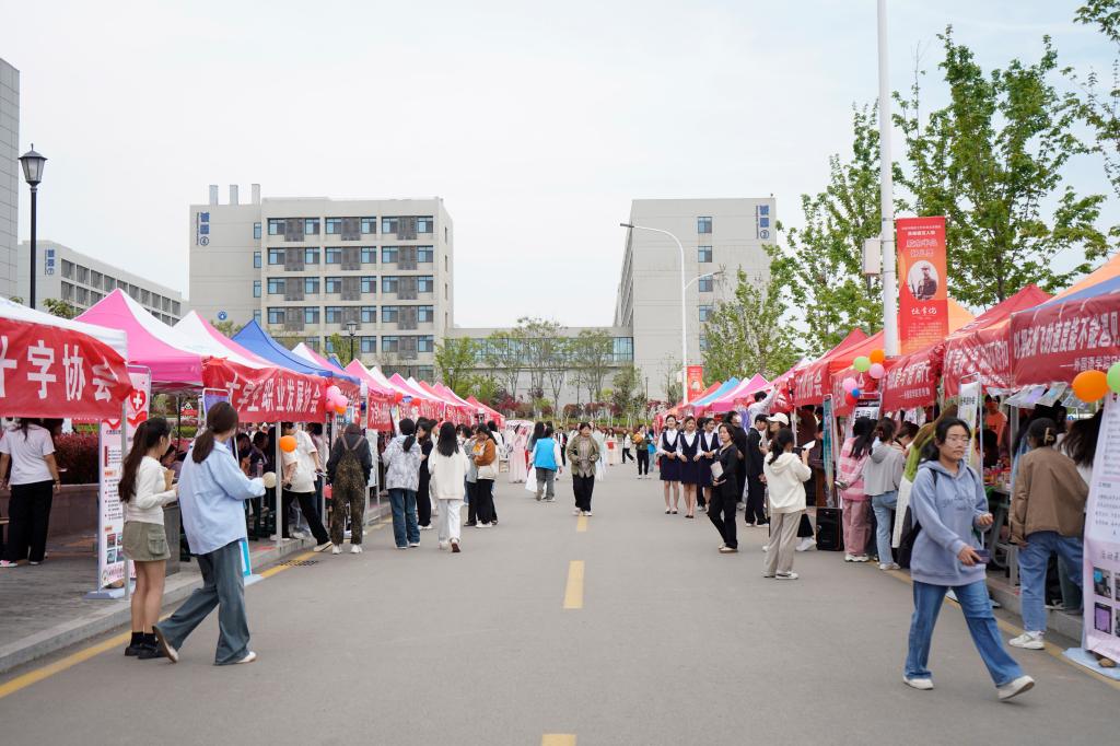 20240417304am永利集团官网第十六届科技文化艺术节开幕式5.JPG